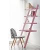 Estanteria color rosa con silla Turqueta