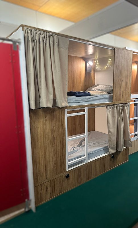 Litera Vera madera hostel